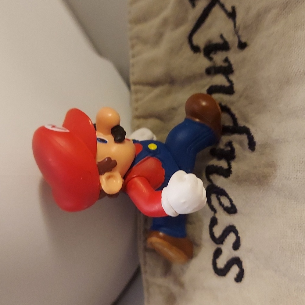 ❤️ Super Mario Bros. Running Mario Action Figure